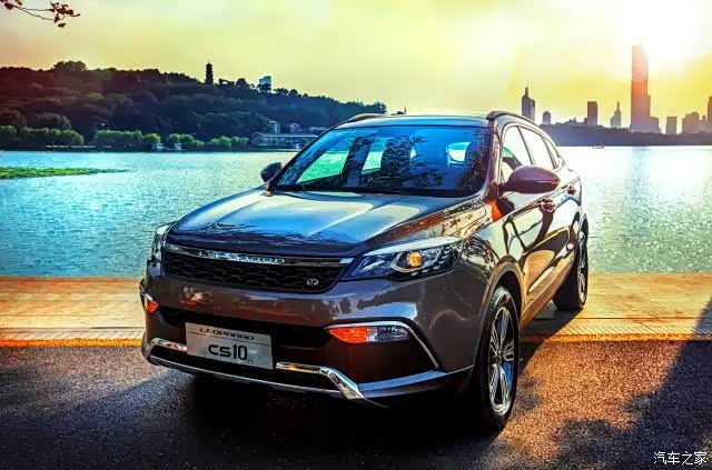 活动地点:湖北省黄石市滨港路五金机电城广告牌直行500米 猎豹汽车