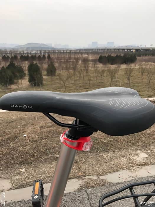 为带狗狗出去玩入手大行p8kaa082破风版