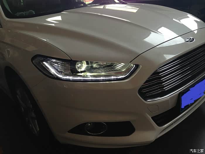 蒙迪欧高配大灯