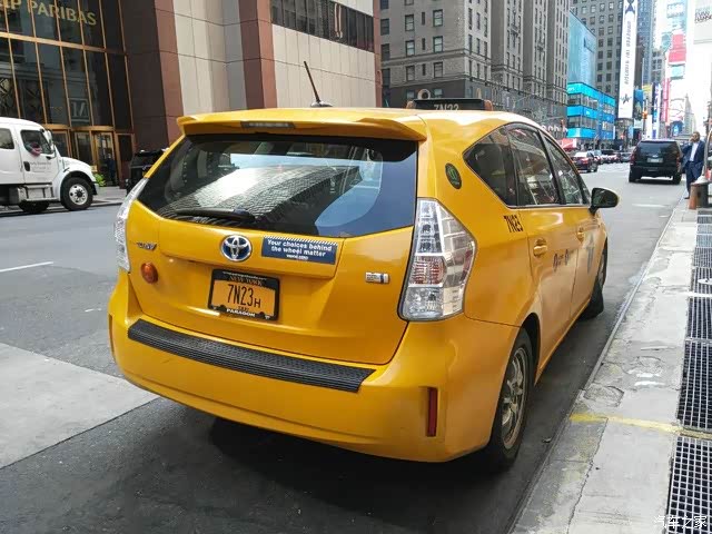 朋友昨天在纽约拍到的丰田出租车
