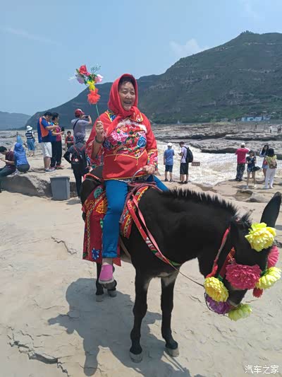 冒酷暑,七旬老人组团游晋南.