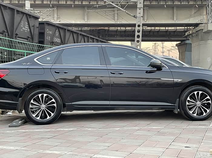 朗逸p轮毂改装拉丝,年轻人就是折腾!