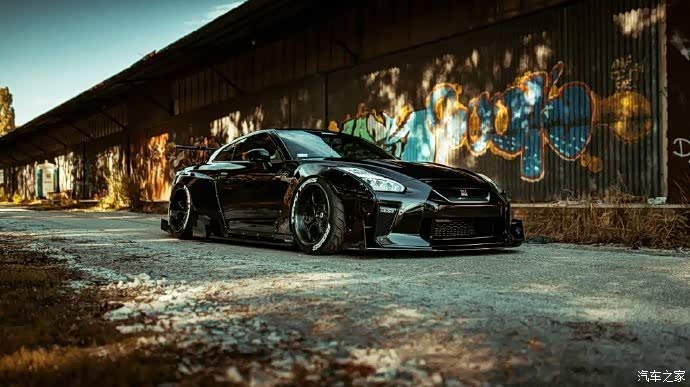 贴地飞行…低趴战神gtr