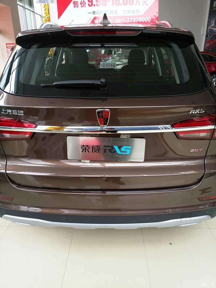 最后开张帅气背影潇洒离去回头