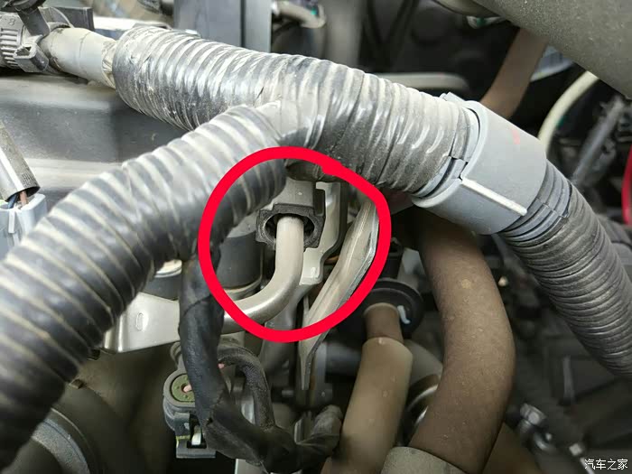 高压共轨的进油管怎么拆