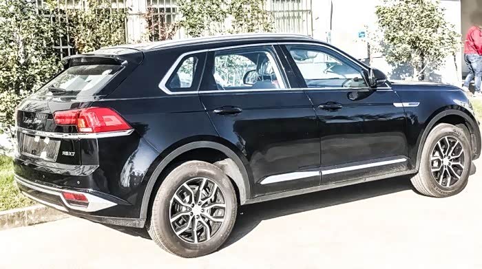 群内爆料,最新的大迈x7黑的走一波!