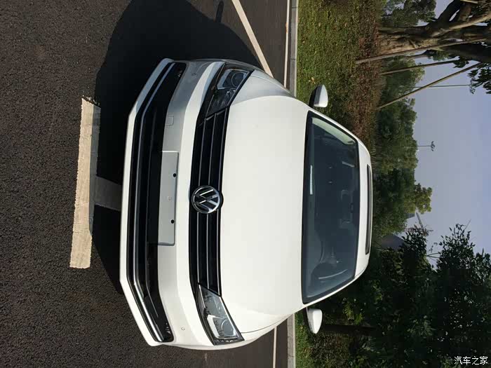 逆势而行情定大白2015款白色速腾14t自豪