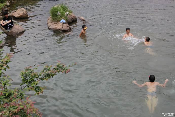 80后回忆童年时期的冰爽夏日:那些年没空调,我们这样过夏天