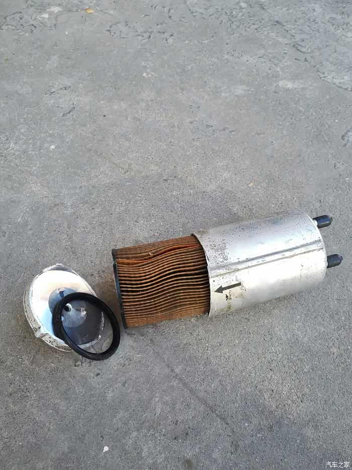 拆解开的汽滤没什么特别