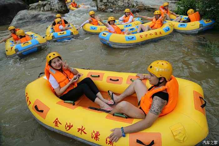广西长安壹家人车友会金沙水漂流
