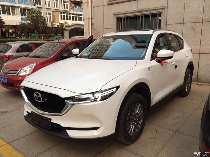 分享二代白5智享版用车多图