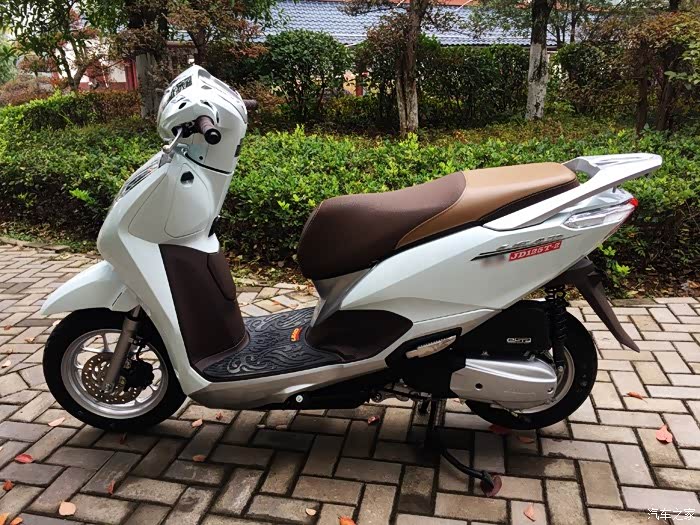 求助各位老铁裂行125和佳御110该如何选择