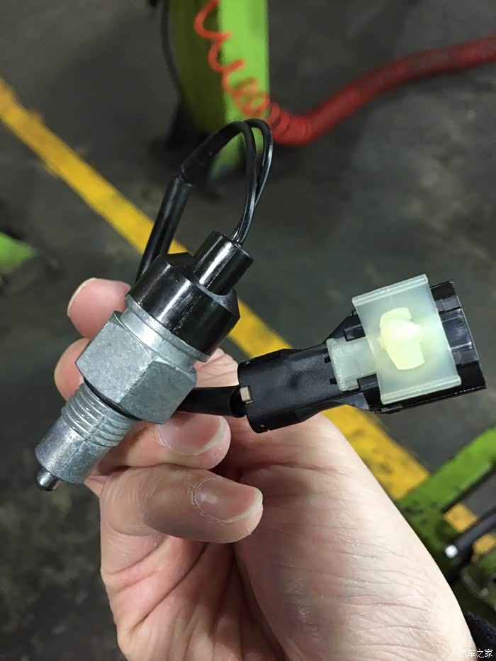 老款10的倒车灯开关位置真的很坑爹