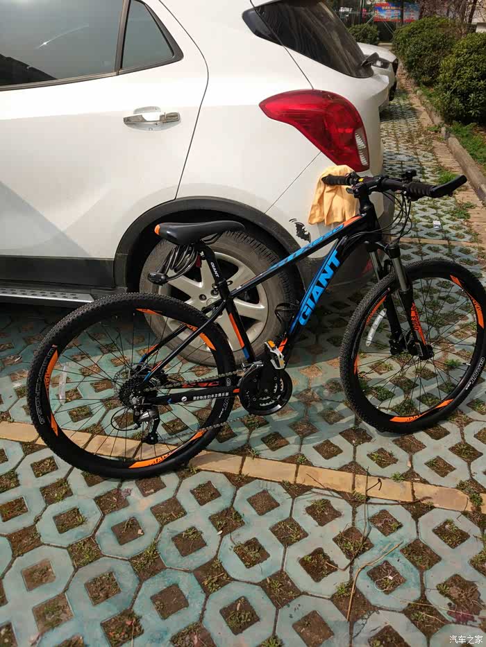 提2018款捷安特xtc800白色,欢迎围观