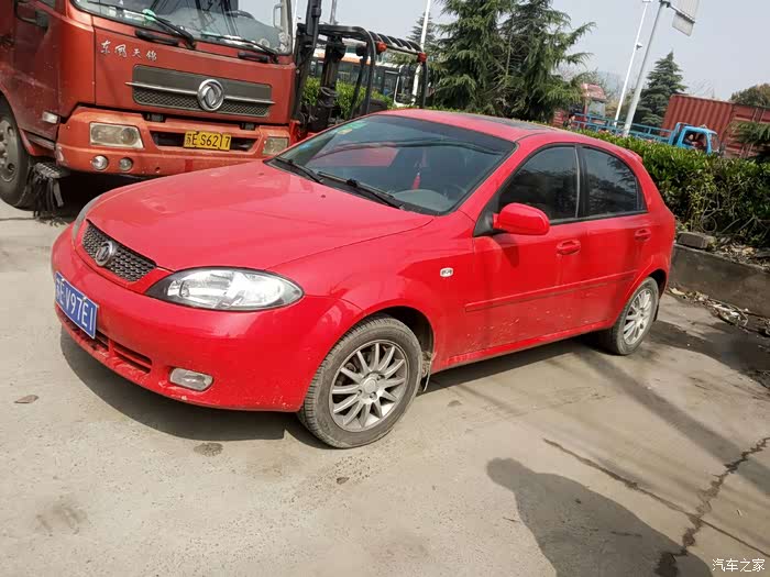 【图】红色两厢凯越 车轱辘升级改土豪金,效果怎样?