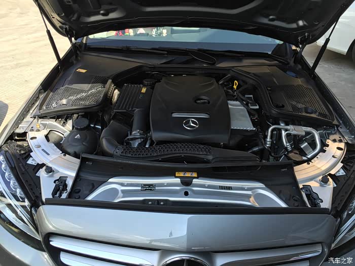 发动机舱,大气整洁!(后来牌时拍,排版需要,排这里来)