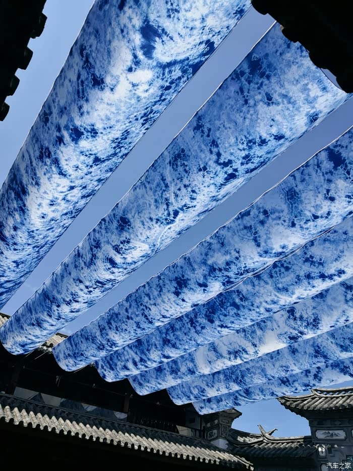 往周城,解当地扎染之技艺,赏当地扎染之美丽.