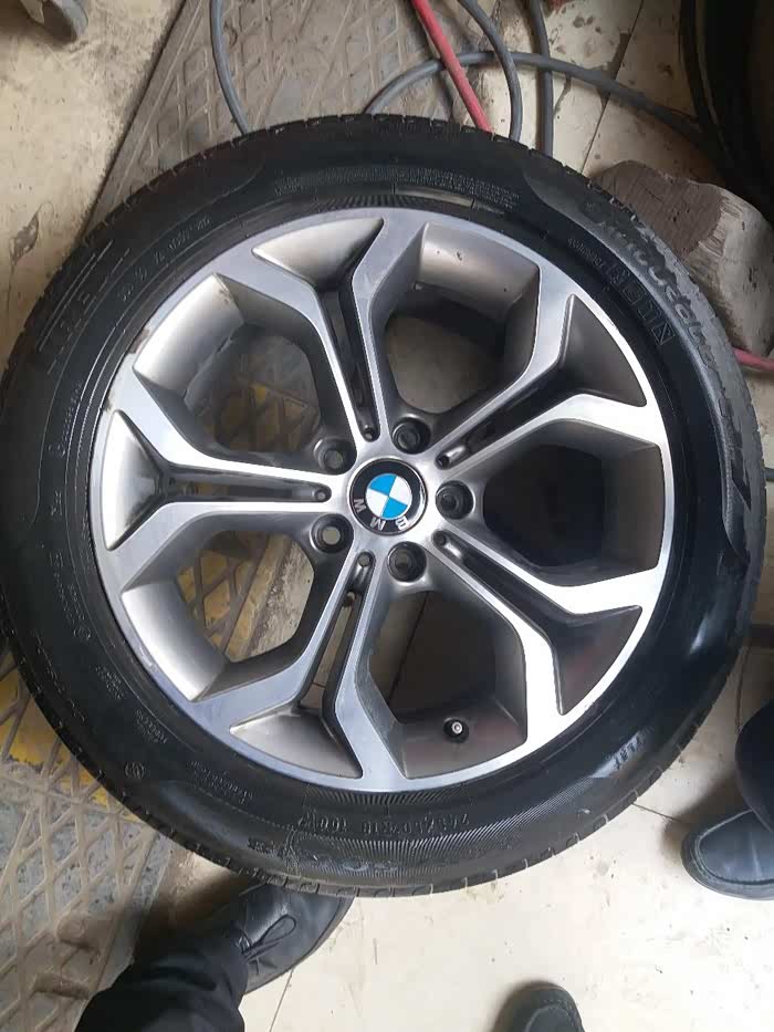 出售宝马x3原厂607轮毂轮胎4只