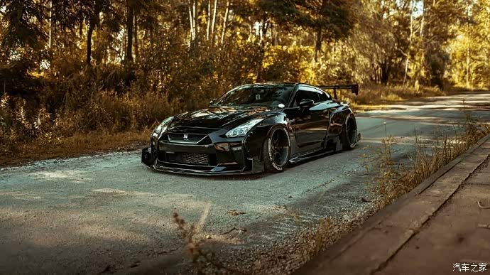 贴地飞行…低趴战神gtr