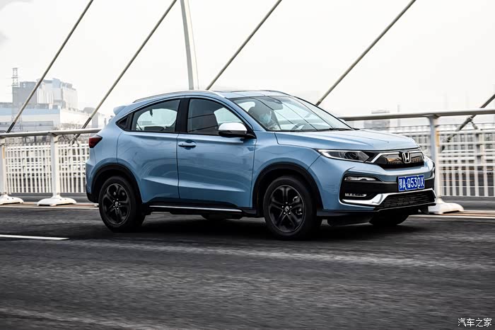 新鲜车影新锐且时尚预算有限的年轻人本田xrv值得一看