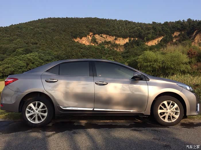 大家觉得柏青铜色的卡罗拉丑吗?