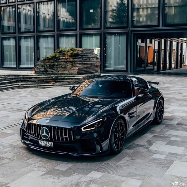 男人的梦想座驾 "黑武士"奔驰amg gt