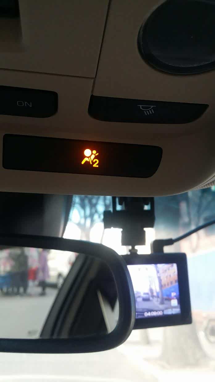 【图】这个黄灯是什么_凯迪拉克xts论坛_汽车之家论坛