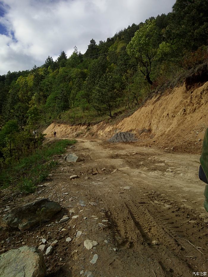 後面的路還很艱難啊.我一路罵我那個朋友.:狗日的.