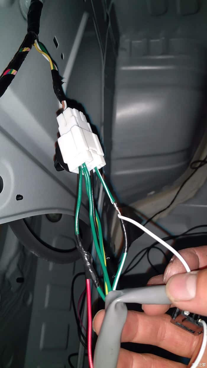 加装倒车雷达接线的问题