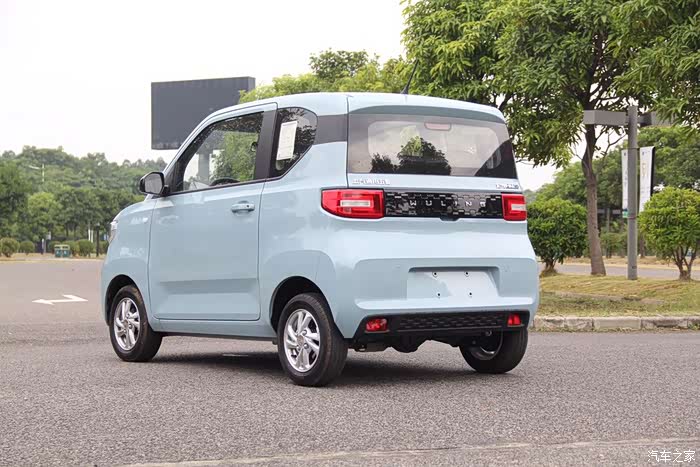 五菱宏光mini ev非常适合城市代步的一款新能源车.