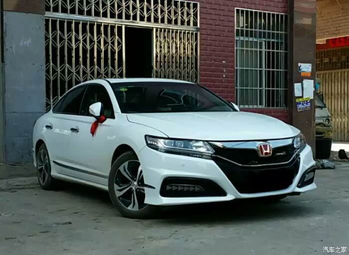 雅阁偏向商务,弄个红标怪怪的,帮顶