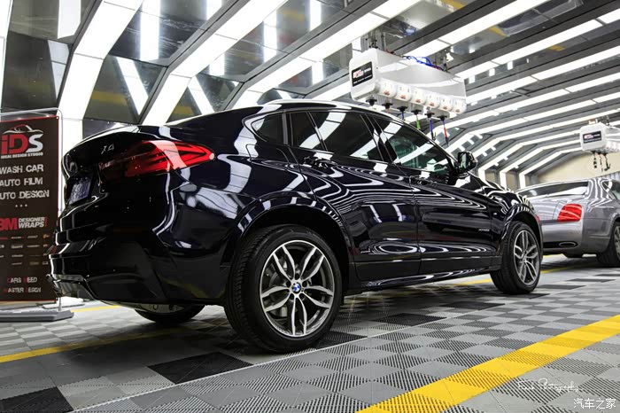 宝马x4炭黑外观作业