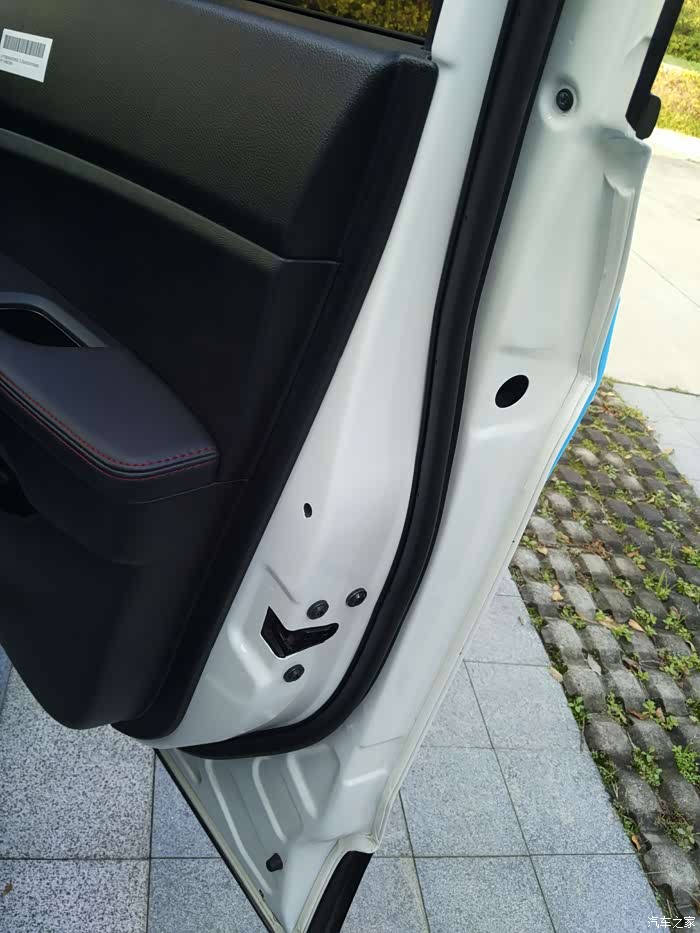 【图】前车门锁边有一孔_中华v3论坛_汽车之家论坛