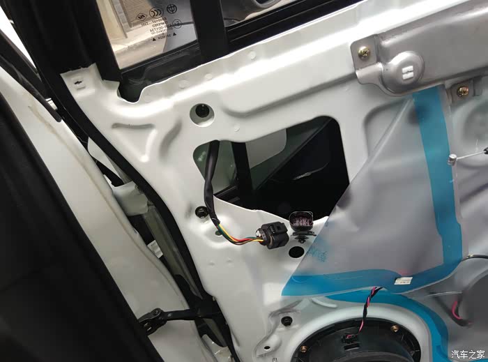 小三加装右视盲区摄像头