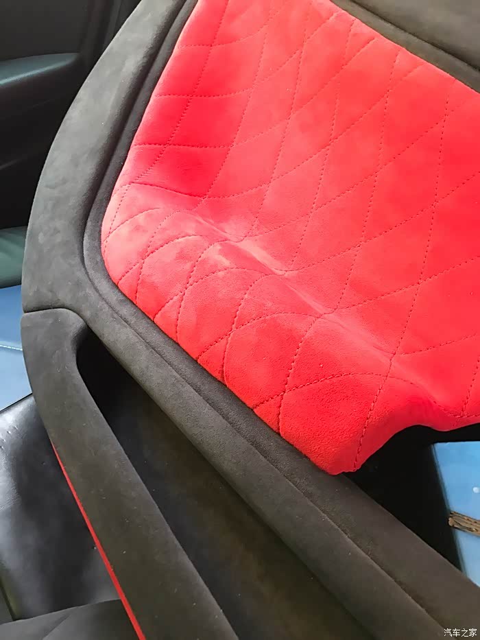 小牛内饰升级全车alcantara翻毛皮