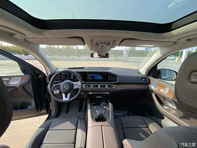 3英寸的双液晶显示屏带来的科技感_奔驰gle论坛_汽车之家论坛