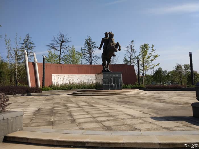 ax7贺胜桥中华鸡汤小镇