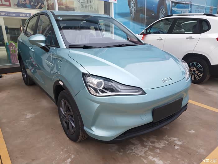 青色哪吒v看着不错