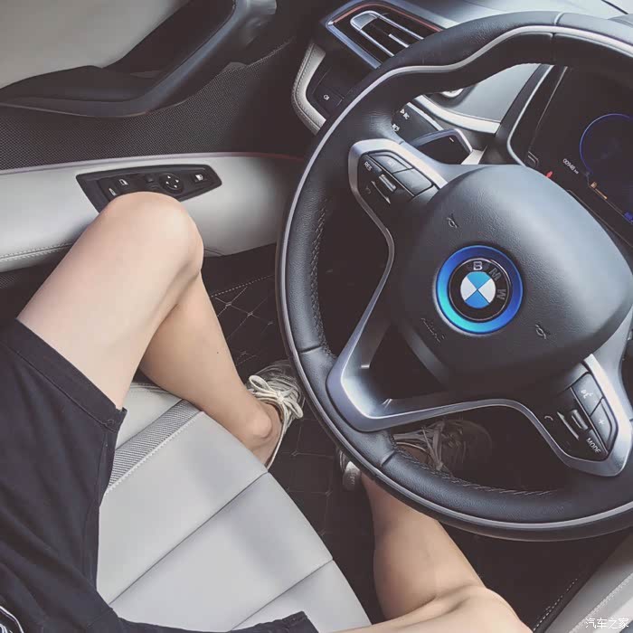 朋友的车拍一组照片