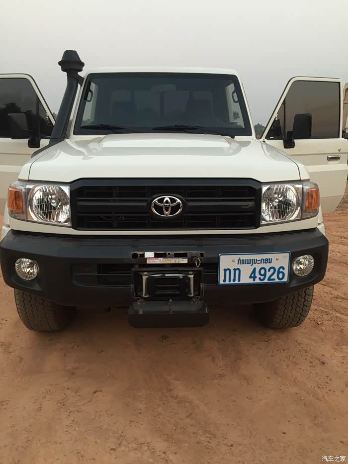 老挝提lc76皮卡车