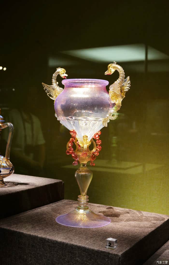 看展览开眼界系列欧洲玻璃艺术品展览