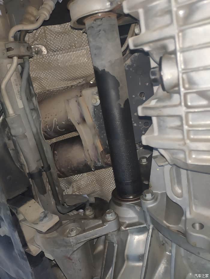 【图】半轴漏油这样需要维修吗_福克斯论坛_汽车之家论坛