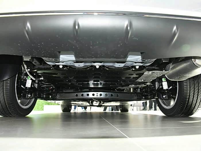 感觉是底盘放了电池就放不了独悬 但erx5是独悬的 一直以来开的都是独