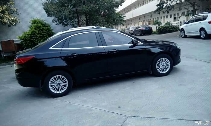 福睿斯黑色的好订吗,要等多久?