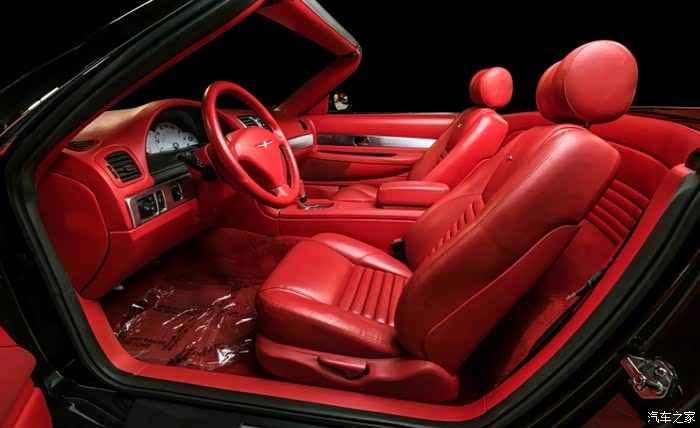 豪车的风采红色的内饰太美的