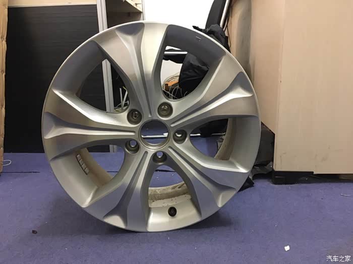 谁有奥德赛09款轮毂多的,收一对