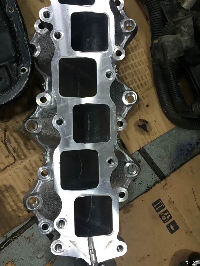 在4s店看到的爆缸的g37coupe内附果照