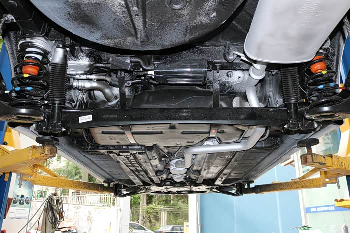 现代朗动小白狼(爱它就动起来),底盘装甲"作"起来.