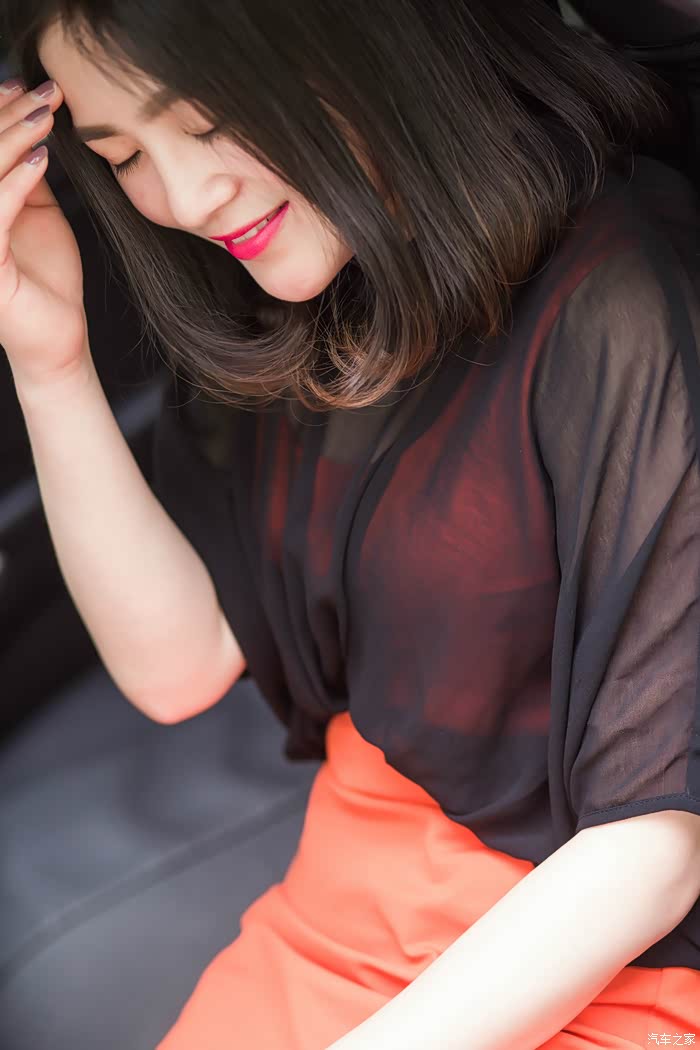 首次出镜颜值与气质并存之媳妇当车模海量持续更新