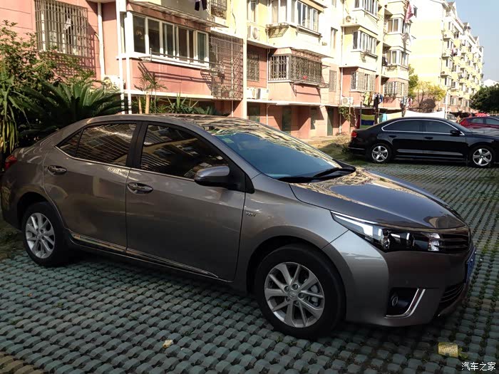 大家觉得柏青铜色的卡罗拉丑吗?